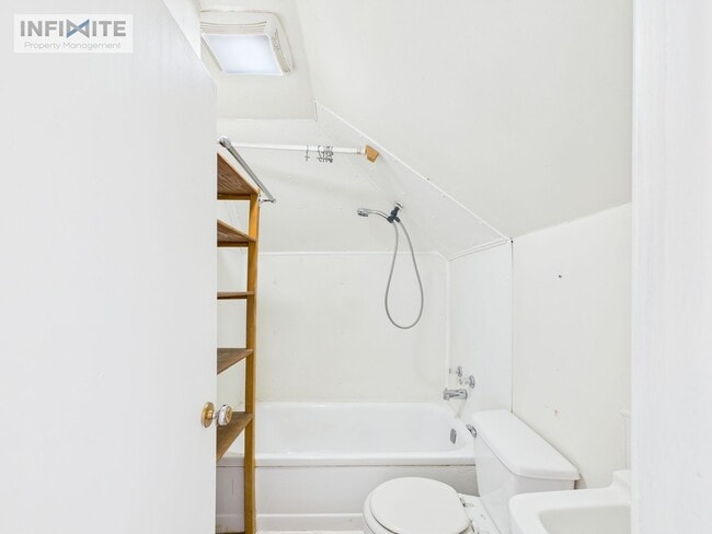 Photo - Downtown Charmer! 1st Month Free!