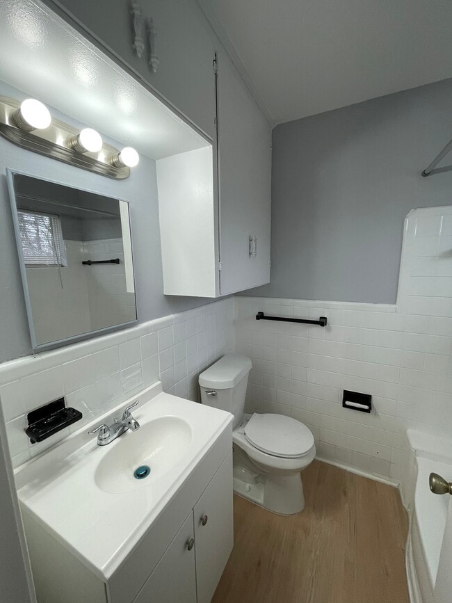 Photo - 10400 Beaconsfield