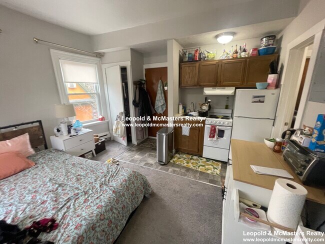 Photo - 593 Cambridge St