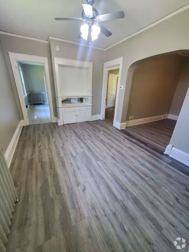 Building Photo - 1621 W Meinecke Ave Rental