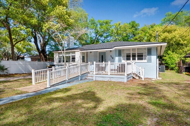 Photo - 719 S Shores Rd