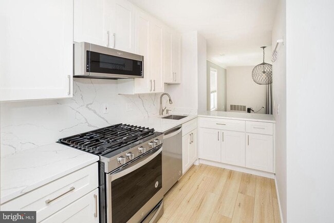 Photo - 933 S Rolfe St