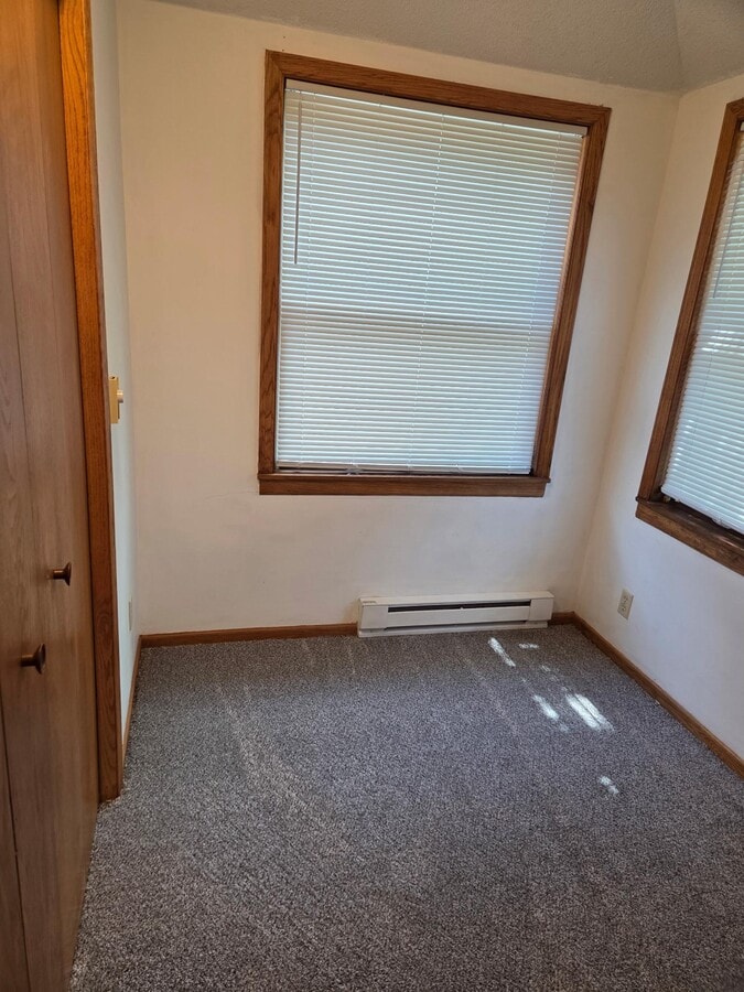 Photo - 979 Victoria St N