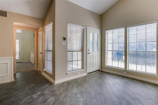 Photo - 3215 Bryan St