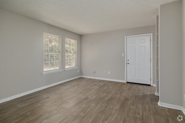 1BR, 1BA - 747SF - Living Room