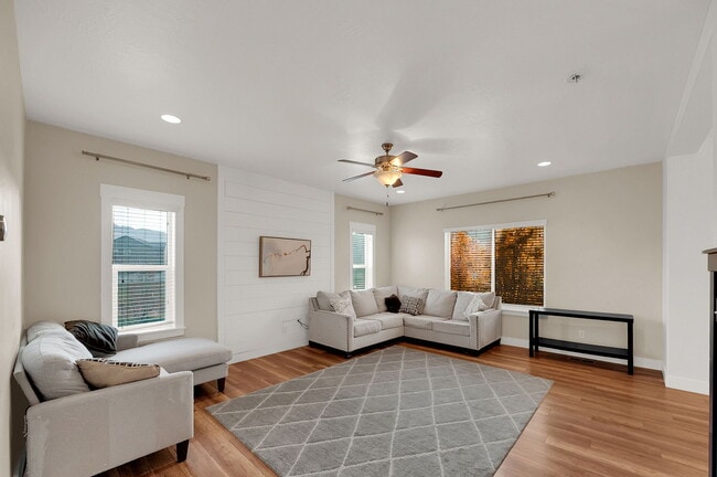 Photo - 7847 Sagebrush Ln