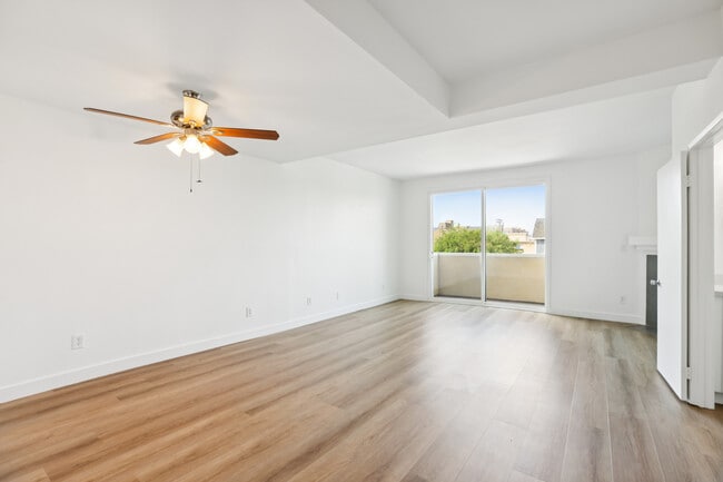 Photo - 3614 Empire Dr Unit #202