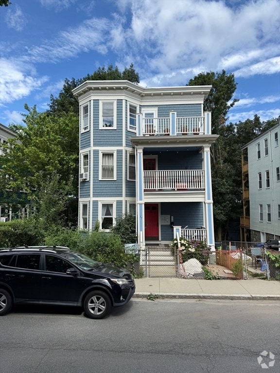 Building Photo - 37 Wachusett St Unit 3 Rental
