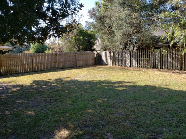 Photo - 2061 Riviera Ln S