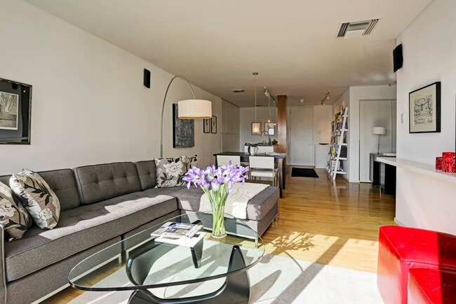 Photo - 3600 Montrose-ID44.51 Unit ID44.51