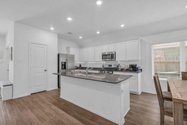 Photo - 1413 Cantabria Ct