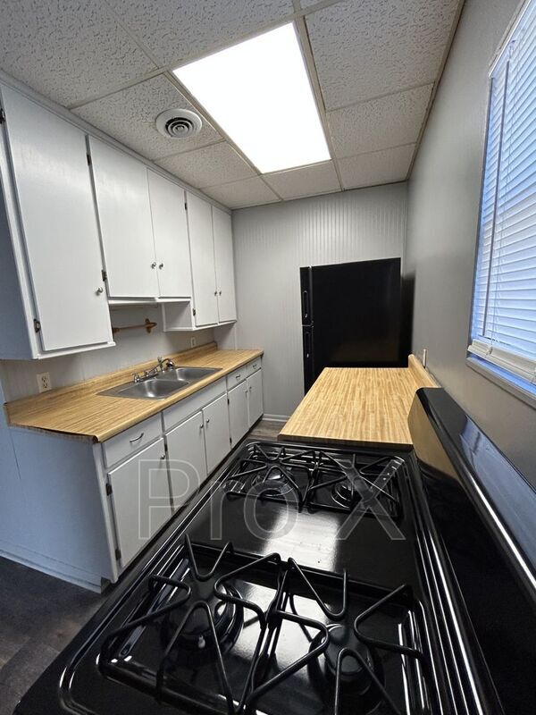 Photo - 1007 E Madison St