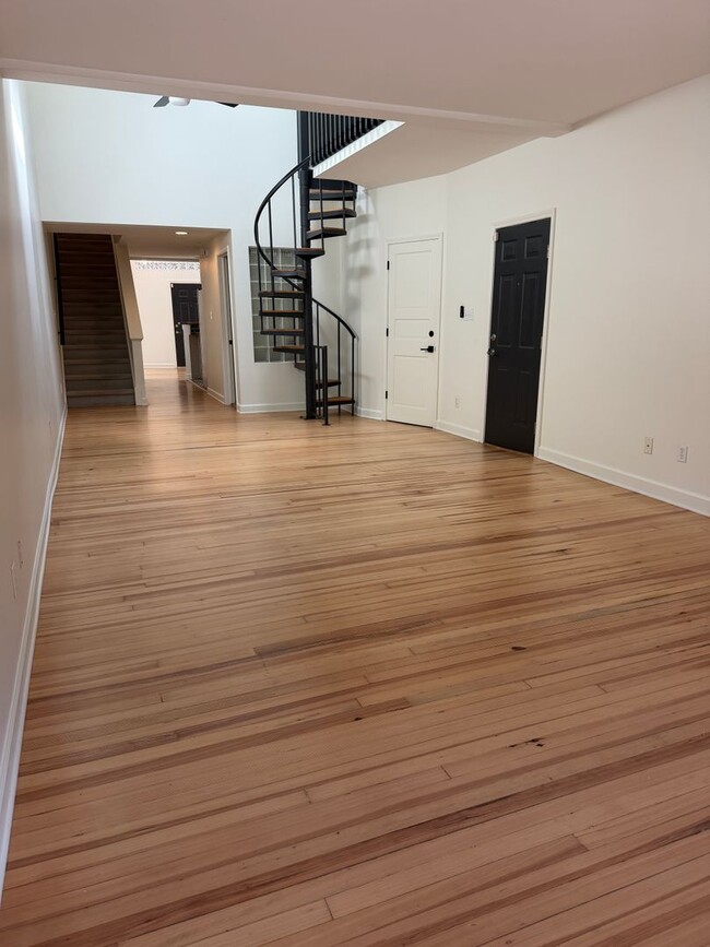 Building Photo - 76 N Lexington Ave Unit B
