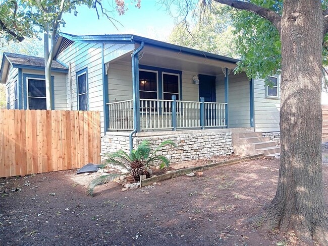 Photo - 2003 Montclaire St