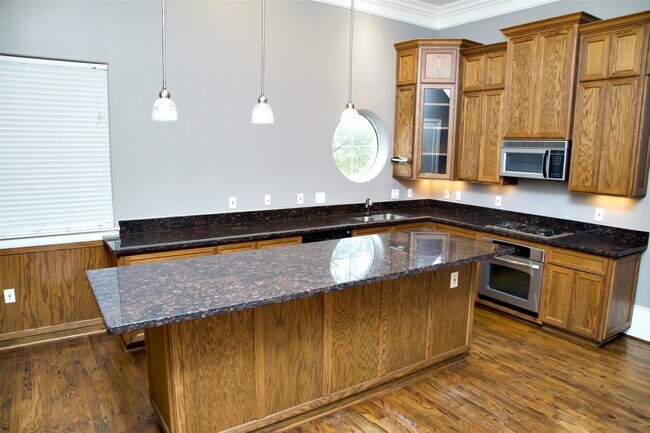 Photo - 1215 Rosedale St