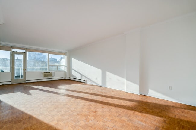 Building Photo - SUPER-SIZED superior suites in Forest Hill... Unit 1 Bedroom