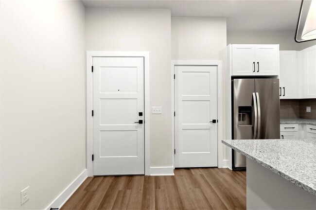 Photo - 2648 Sandy Plains Rd Unit 301