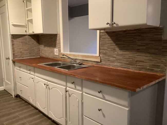 Photo - 2 Bedroom 1 Bath available for Rent