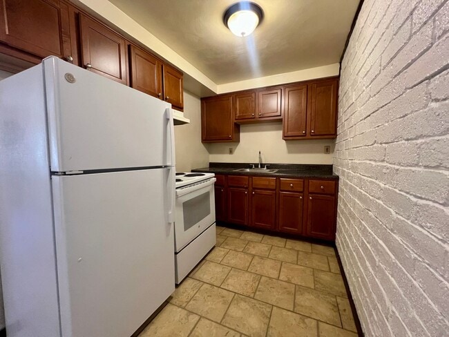 Building Photo - Wonderful 1BR in Lovely Location! Beautifu... Unit 605 Rental