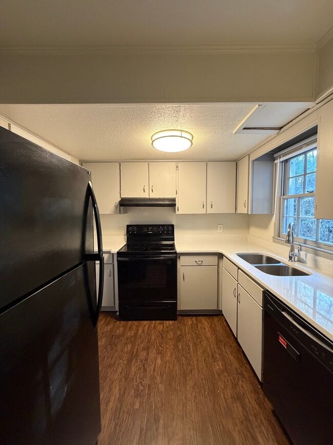 Photo - Beautifully Renovated Duplex in Prime Auburn Location