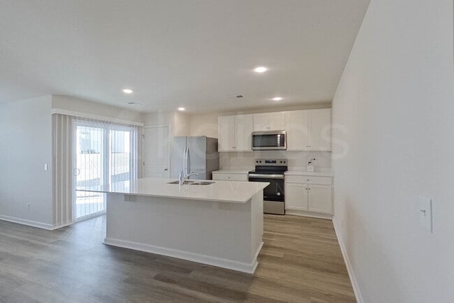 Photo - 129 Overstreet Way