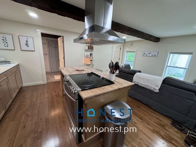 Photo - 5 Sheldon St