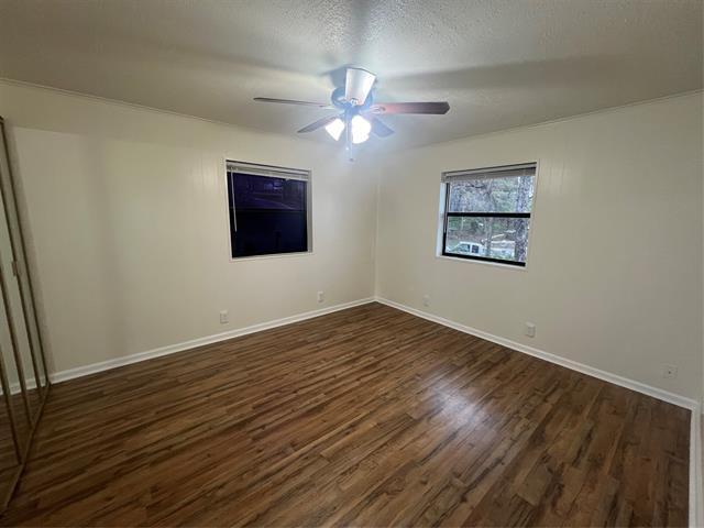 Photo - 2331 Live Oak Cir