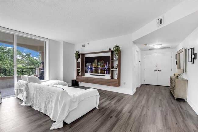 Photo - 1834 Brickell Ave Unit 33