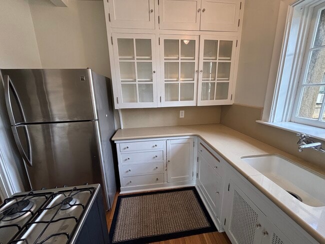 kitchen 2 - 85 N Madison Ave Unit 28
