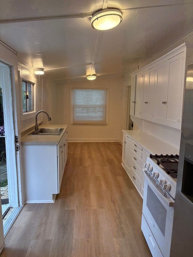 Photo - Studio Located Downtown Ventura, Close to ... Unit 38 N Laurel St #3