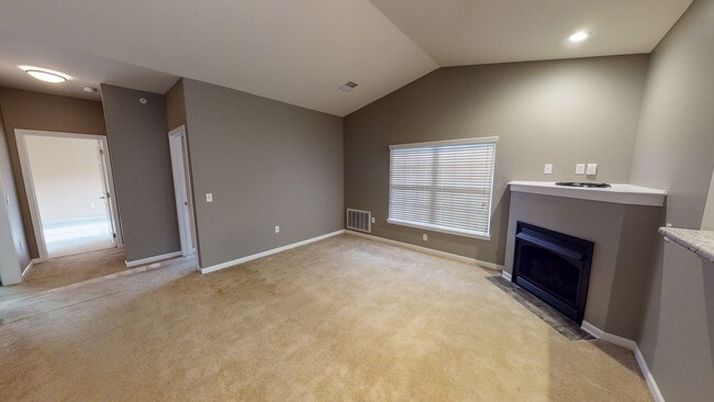 Photo - 3-Bedroom Ground-Level Unit with Rear View...