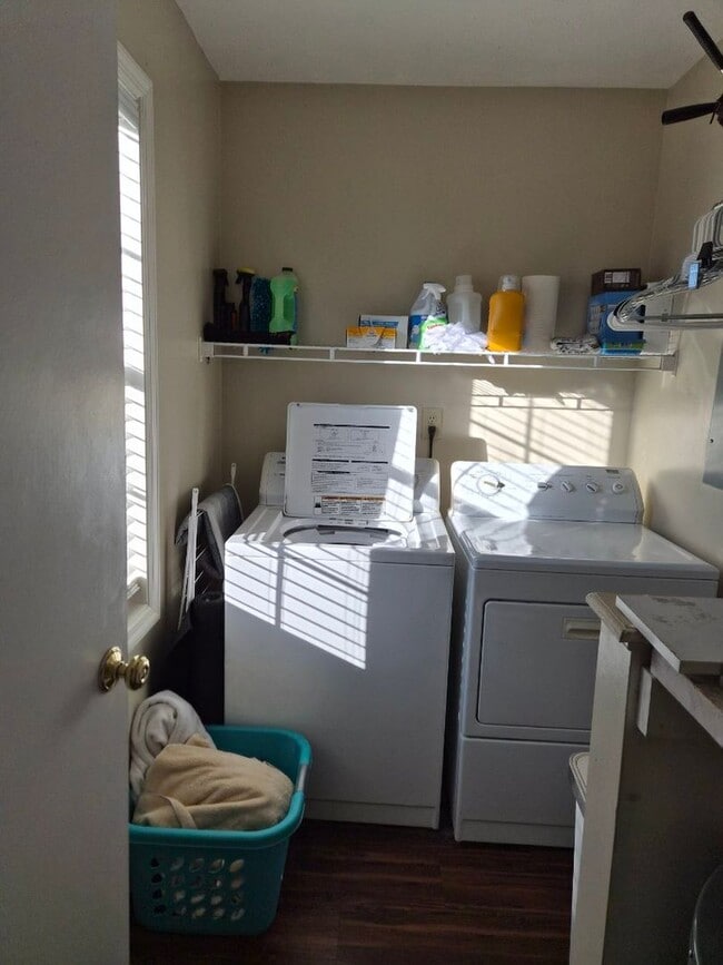 Photo - 1008 Chinook St