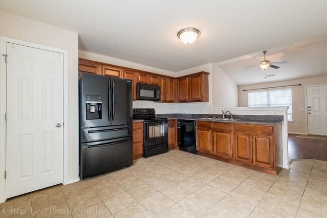 Photo - Well-Kept 3 BR home Near Walmart and Schools!