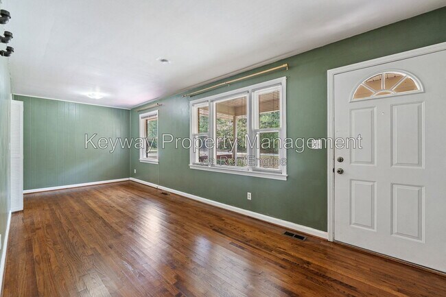 Photo - 3401 Old Louisville Rd