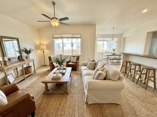 Building Photo - 6 Month lease special $100/mo off per month. Priced at $2195 after discount. Beautiful 3 Bed / 2 ...