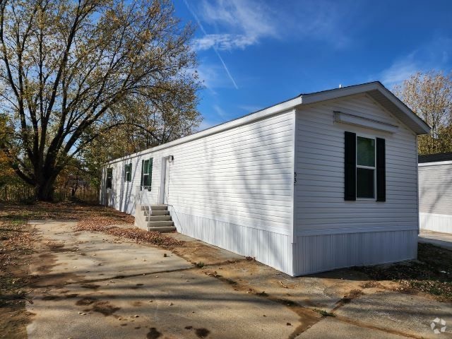 Building Photo - 230 Whittlesey Ave Rental