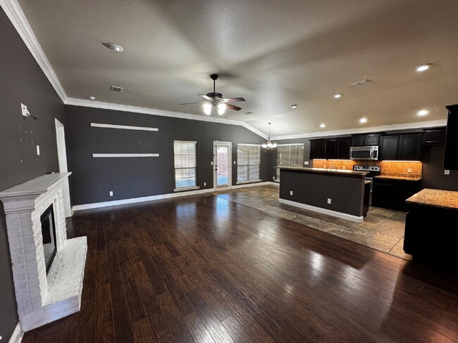 Photo - Stunning Spacious Home in Lovely Neighborh...