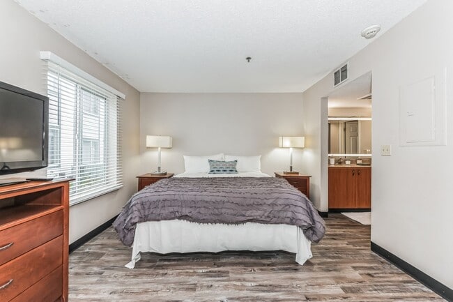Vivo Living Charlotte (Tryon)
