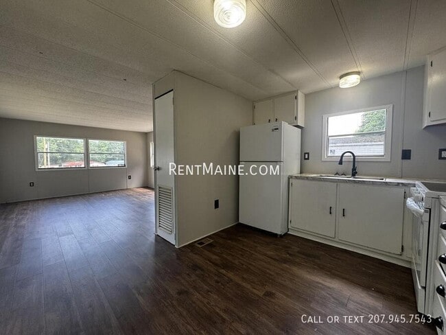 Photo - 670 Benton Ave
