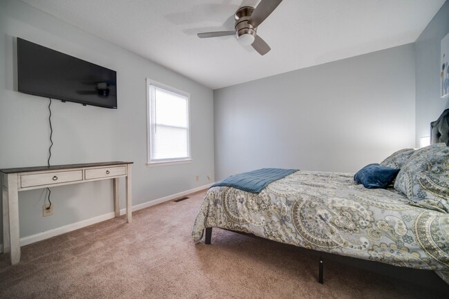 Photo - 1601 Wells Ave SE