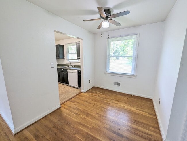 Photo - 933 Foley Dr