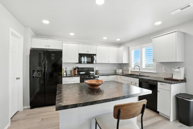 Photo - 1855 SW Besra Dr