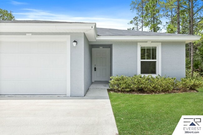 Building Photo - LIKE NEW 3/2/1 TOWNHOUSE IN DESIRABLE SEMINOLE WOODS