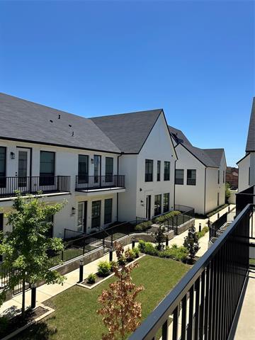 Building Photo - 128 Gdn Ct W Rental