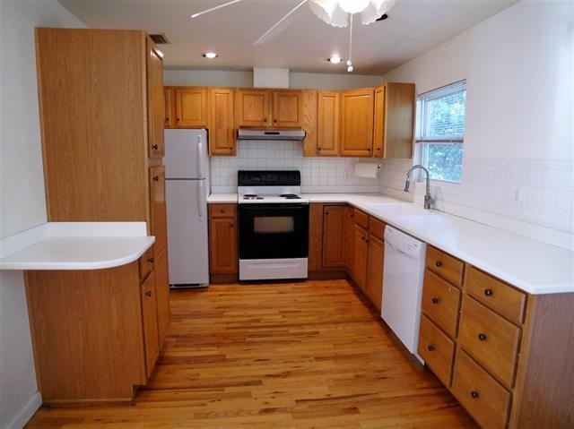 Photo - 5022 Ruthenia Rd