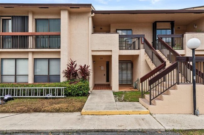 Building Photo - 2355 SW 15th St Unit 75