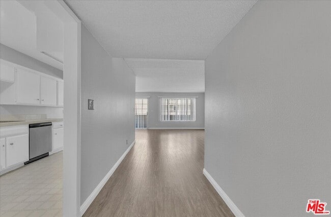 Photo - 4647 Willis Ave Unidad 212