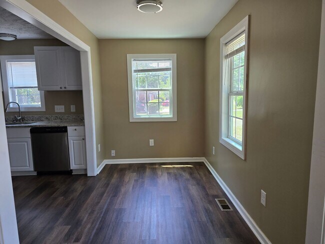 Photo - 707 Miller Ave