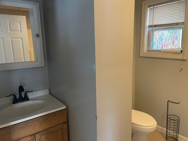 Photo - 1899 N Main St