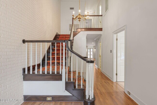 Photo - 1321 W St Mary Blvd